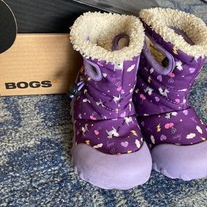 Bogs baby / toddler girls Bogs purple with unicorn print boots like new!